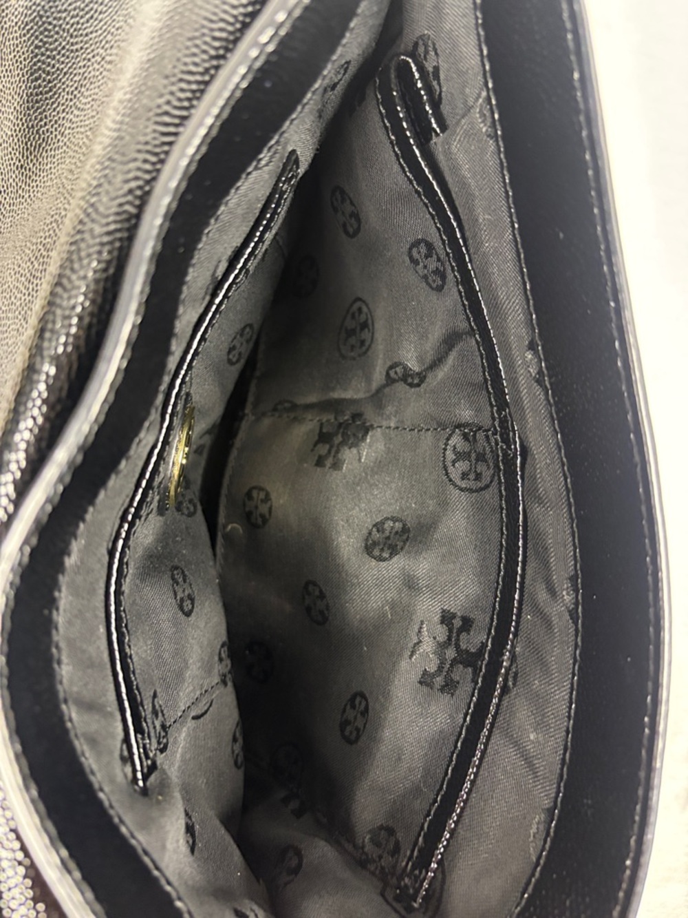 Tory Burch Black Leather w Shine Print Shoulder Bag with Gold Chain - Picture 11 of 14